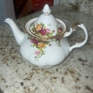 Royal doulton tea pot
